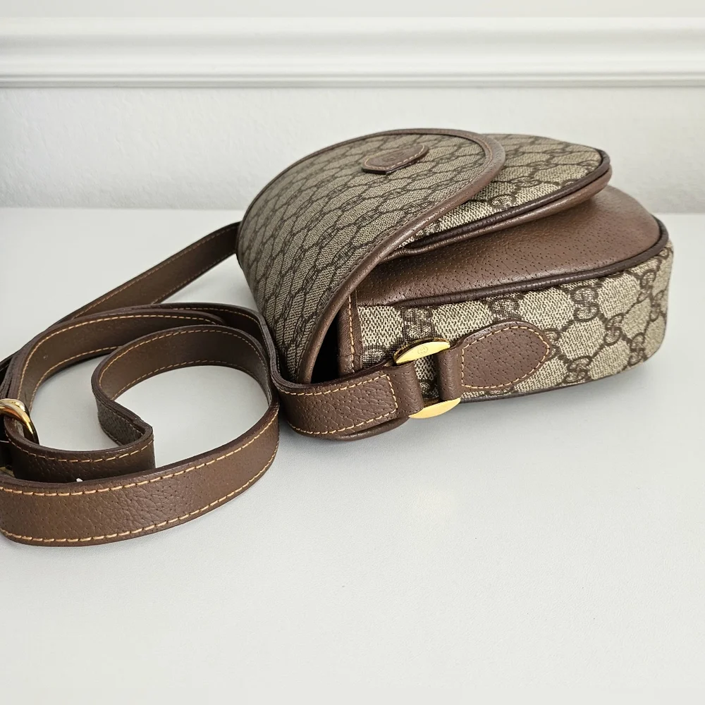 Gucci GG Supreme Small Rounded Crossbody Bag - Picture 5 of 10